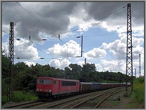 155 237 verläßt mit EZ 51374 nach Seelze den Bahnhof Leipzig-Schönefeld