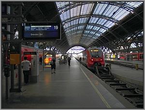 442 614 als RE 17083 nach Dresden in Leipzig Hbf