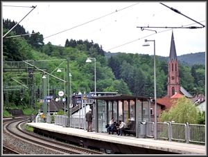 Zum Vergrößern auf das Bild klicken! Dort können Sie auch blättern und die Bildunterschriften lesen! Bahnhof Weidenthal