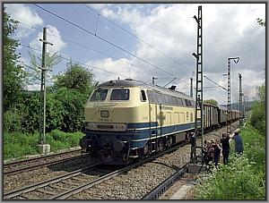 218 460 verlsst am Schluss von DPE 25573 den Bf Laufach