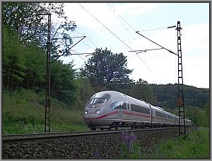 403 015 als ICE-W 629 zwischen Laufach und Heigenbrücken West