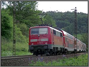 111 193 mit RE-D 4616 zwischen Heigenbrücken West und Laufach