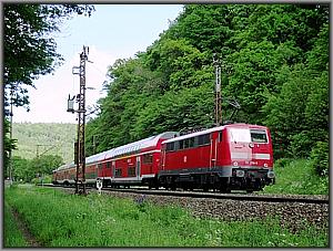 111 206 mit RE-D 4649 vor Heigenbrcken West