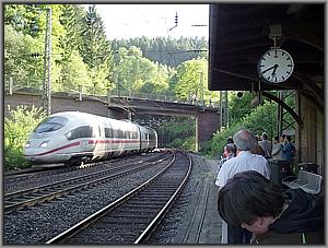 403 027 als ICE-W 725 in Heigenbrcken